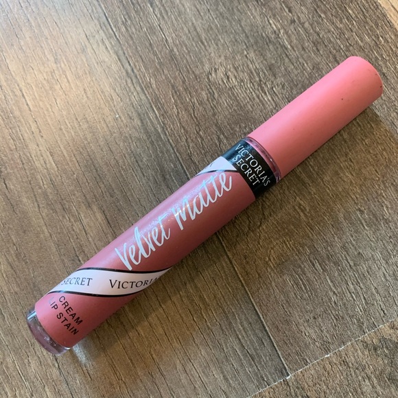 Victoria's Secret Vintage Velvet Matte Cream Lip Stain - Picture 1 of 5